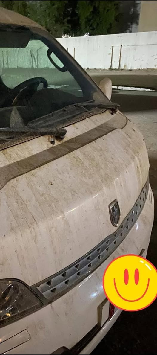 اجوان البيع موصليه سياره متروكه بس لا طخه ولا صبغ نضيفه حيل سياره مكاني بغداد *********** موديل 14
