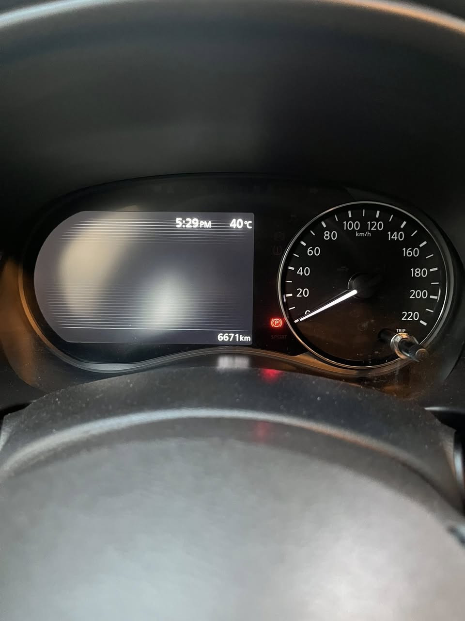 نيسان كيكس ٢٤ ممظروبة السيارة مابيه ظرر كلين ماشية ٧٠٠٠ لون سمنتي الواتساب ***********
