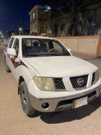 نيفارا 2013 نضيفه بيها حادث بالمدكر الايمن فقط سنويه منتهيه 2023 سعرها...