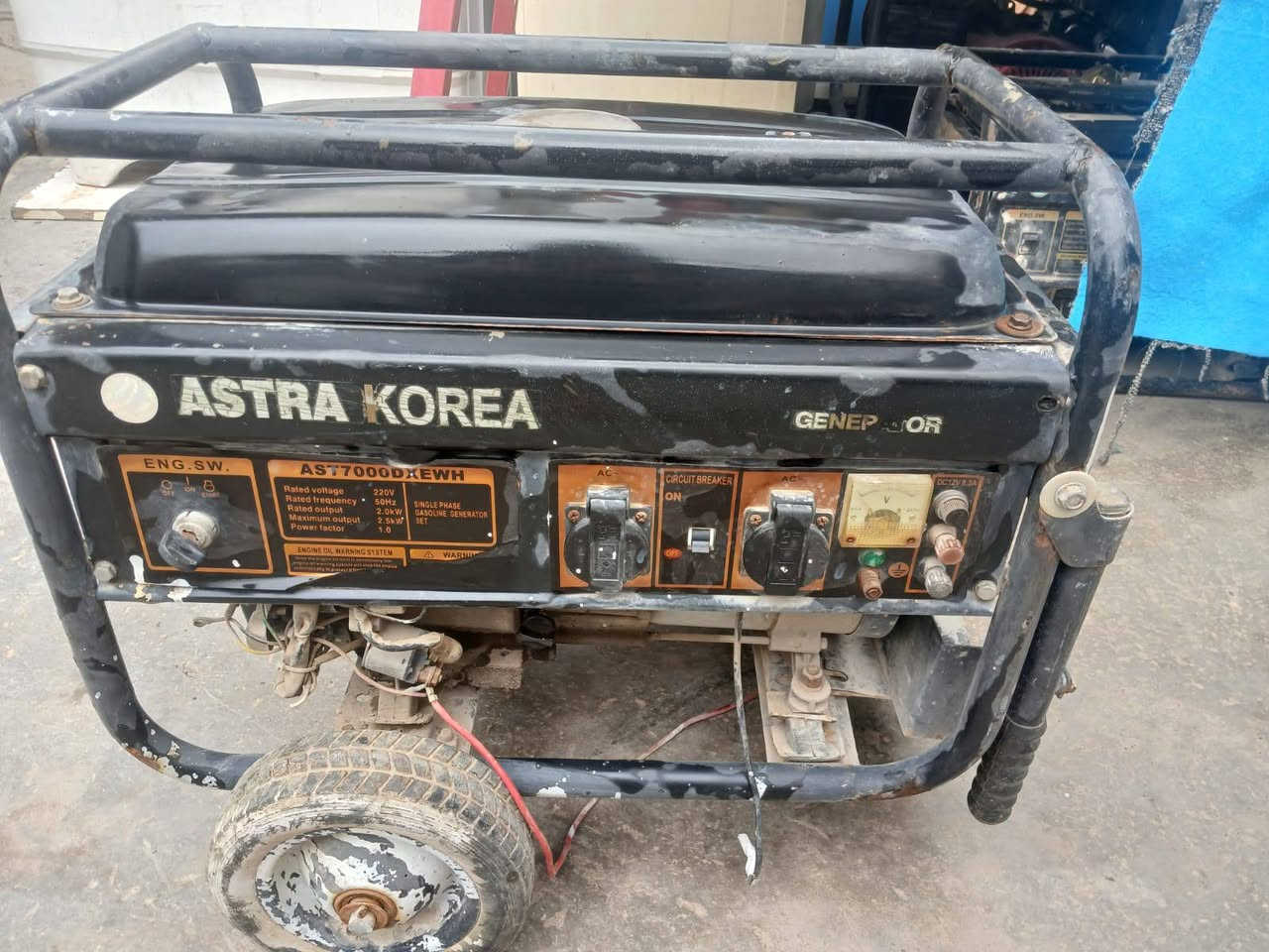 السلآم عليكم من رخصت الادمن  المحترم  مولدات للبيع شغالات عل فحص بانزين وكاز خمسة كيفي  و٢ونص كيفي ابيع جملة ومفرد العنوان بغداد المعامل السعر خاص  *********** يوجد واتساب
