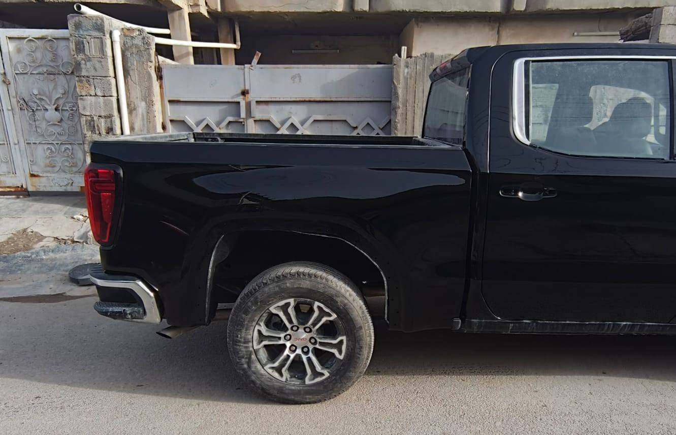 السلام عليكم
سيارة gmc sierra تجهيز وصبغ قطع البنيد والدعامية والبدي اما الباب الخلفي فانصبغ قطع راس وان شاء الله يعجبكم الشغل 
للتواصل ***********
