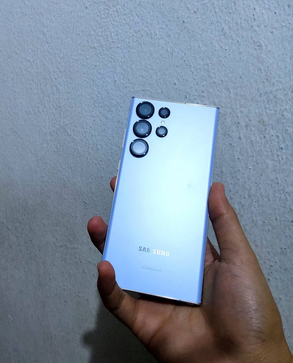 Samsung S23 Ultra 512GB
لون سماوي
ذاكره 512
ما مفتوح وما مصلح
شريحه واحده +esim 
نسخه كندا 
سعره 680 الف 
للتواصل واتساب ***********
