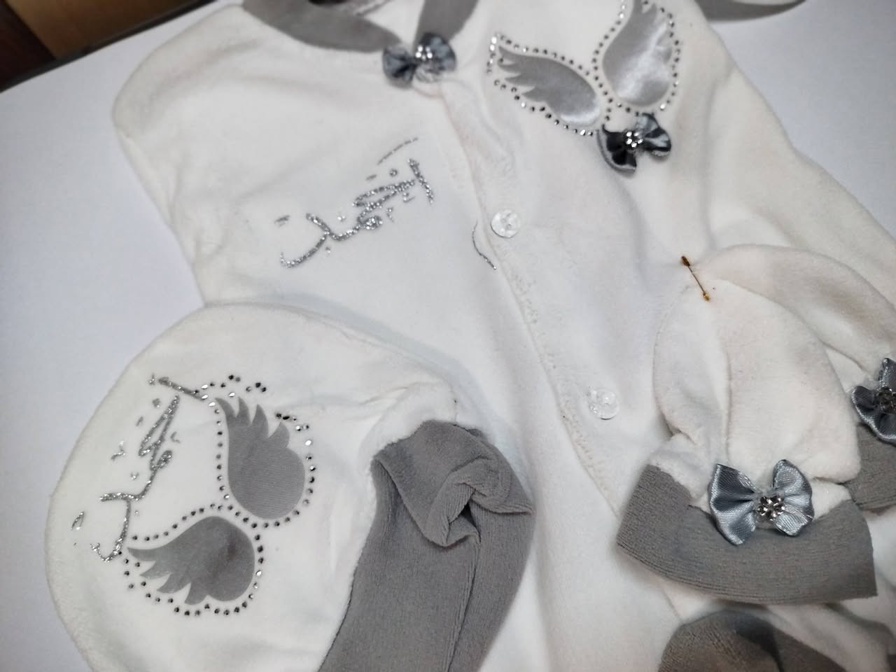 باقي منها اخر قطعتين 🌷 
احمر❤️ & ازرق 💙الاسم يكون حسب الطلب 🎀 
ب 12 الف لان باقي بس اخر قطعتين 🌷🌷


**إذا كنت صاحب هذا الإعلان وتريد حذفه لأي سبب، رجاءا أرسل رسالة إلى الدعم الفني**