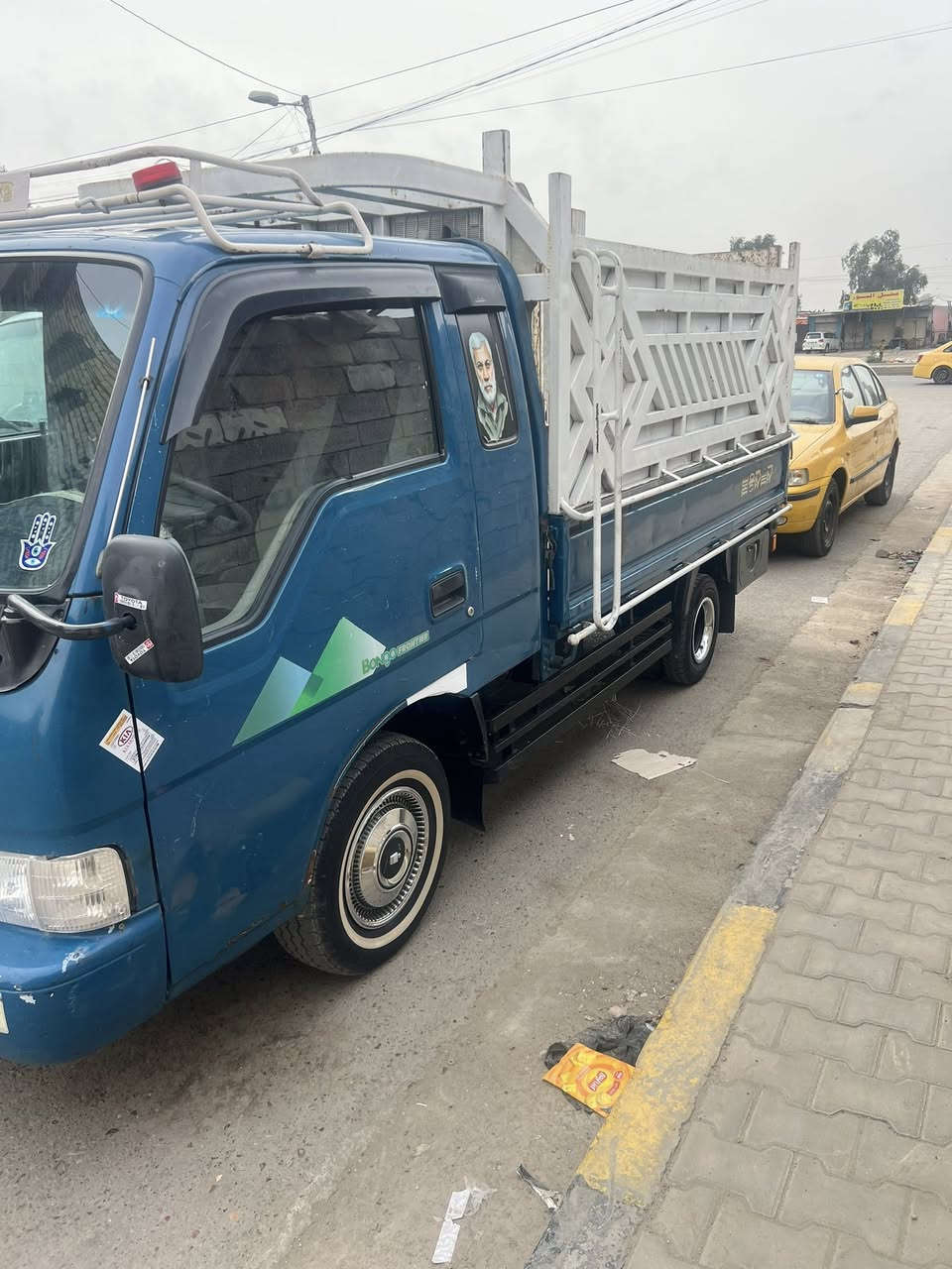 سلام عليكم كية  فنتيرة موديل ١٩٩٧للبيع سيارة مكفولة كير اكسن حدادية رقم إنكليزي سيارة  بلادية بيهة بس دوسات مبدلات *********** مكاني بغداد حي النصر
