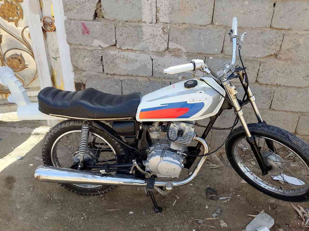 السلام عليكم دراجه كلك اربعه قير العنوان نجف السعر 300 
***********
