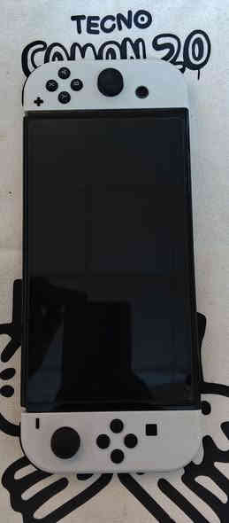 نينتندو سويتش اوليد مهكر نظامين اونلاين و اوفلاين مع كافة الملحقات الاصلية للجهاز مع ذاكرة ٢٥٦ كيكا مليئة بالالعاب كما موضح بالصور 
نظافة ١٠٠ بالمئة استعمال قليل جدا والجهاز مكفول من كافة المشاكل والاعطال
السعر ٣٥٠ الف 
توصيل بغداد ٥ الاف وباقي المحافظات ٦ الاف 
للتواصل ماسنجر او واتساب او الاتصال 
***********
