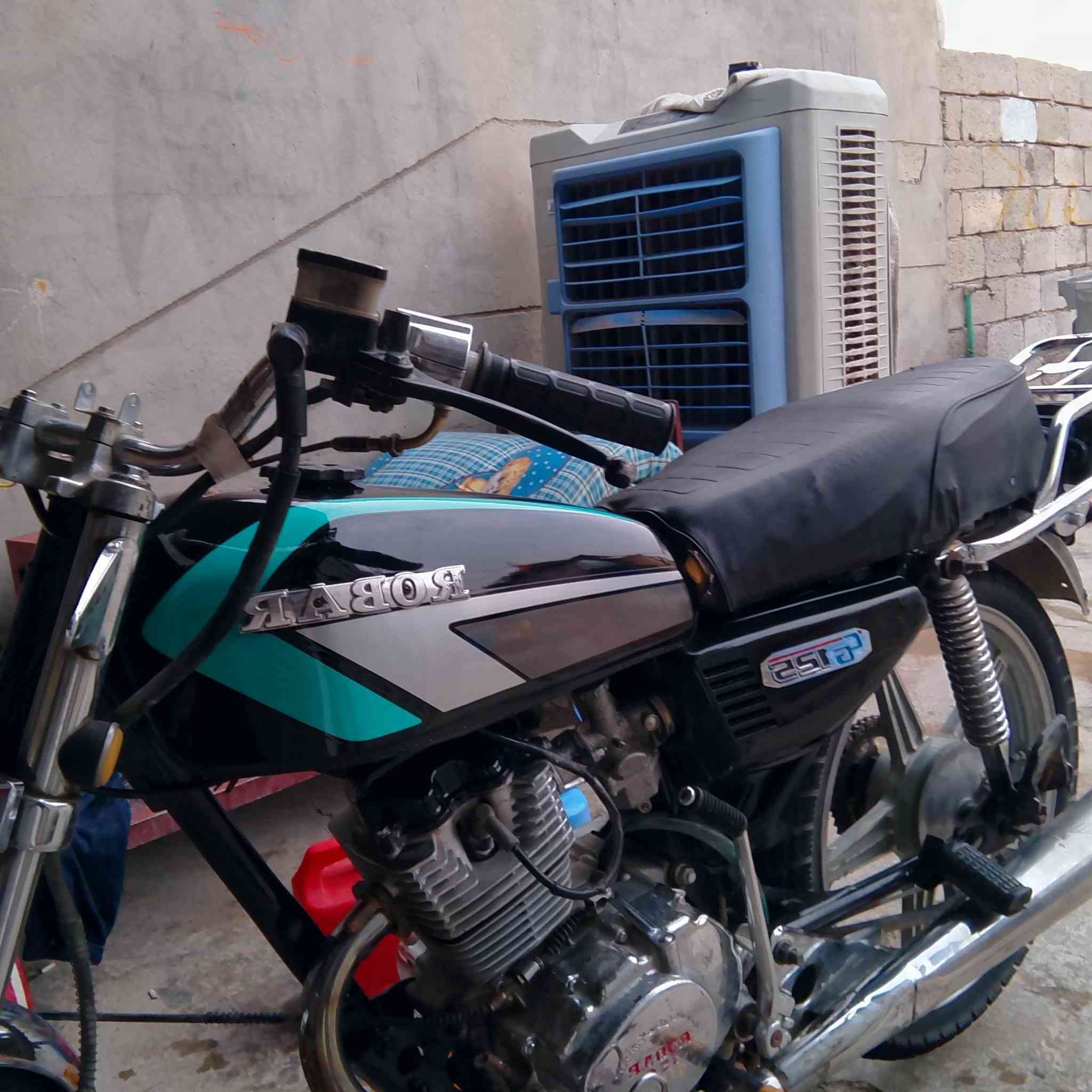 دراجه روبر محركها 150 موديل 18 السعر 200 أو بيها مجال شي قليل ال مو شراي لا ايتعبني *********** راسلني واتساب او تدلل
