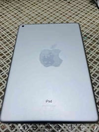 ايباد ٩ ذاكرة ٢٥٦ بطارية ٩٥ مكفول تواصل وي هذا الرقم على السعر ٠٧٧٣٢٣٣...