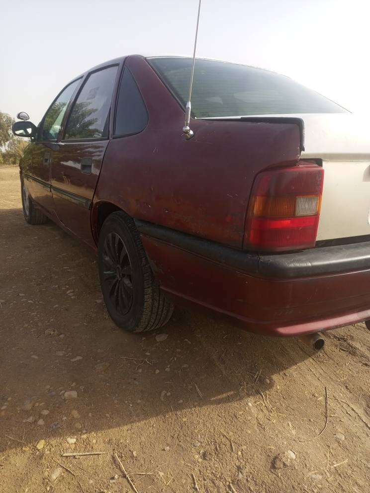 السلام عليكم البيع اوبل فكتره موديل 91 محرك  الف 1800 كير ومحرك جدد باقي سعره 22 وبيه مجال الشراي  تفاصيل عل رقم  *********** العنوان واسط نعمانيه
