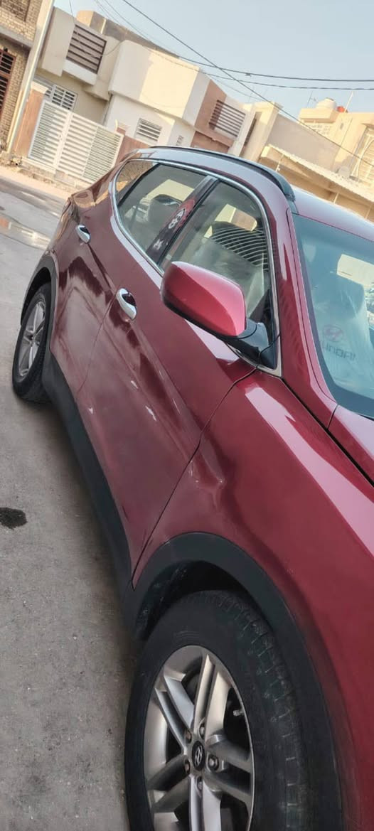 سلام عليكم سنتافي 2017 لون مميز. رقم بغداد ضرر  بنيد فقط طخه كلش خفيفه مكينه 2,5.كهربائيات حداديه كير   تخم تاير  جديد ومكفول ماشيه السياره 90 المكان المسيب ***********
