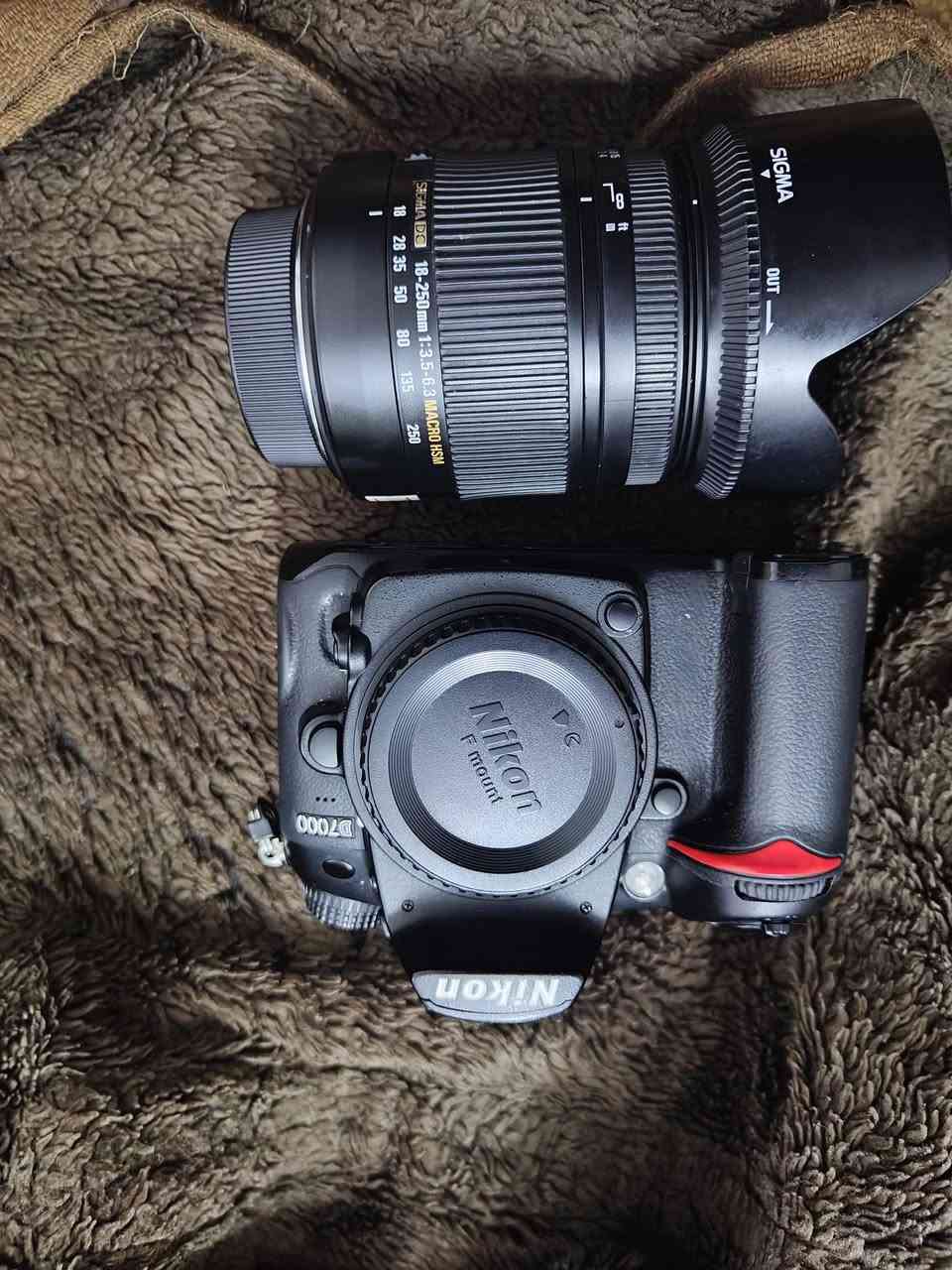كامره نيكون دي 7000 للبيع مع 
عدسه 18_250 من سكما غير مستخدمه العدسه جديده الشراي يتفضل خاص 
مكاني الموصل ابيع و أراوس


**إذا كنت صاحب هذا الإعلان وتريد حذفه لأي سبب، رجاءا أرسل رسالة إلى الدعم الفني**