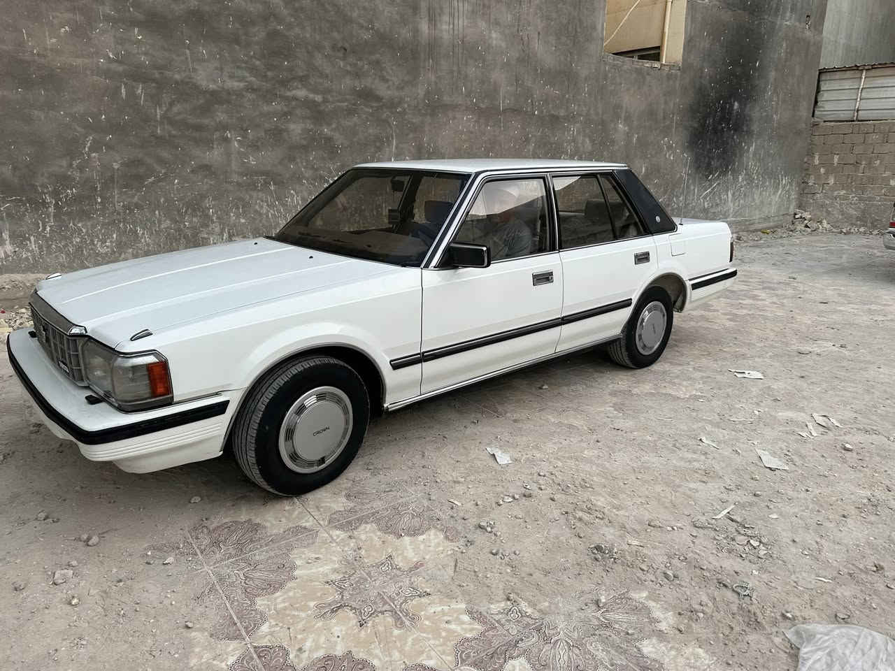سوبر 85 ابلاديه بدون صبغ حتى الدعاميات مكفوله رقم نينوى باسمي دولي كير عادي مكان السياره  ديالى بعقوبه السعرخ85 وبيها مجال 
***********
