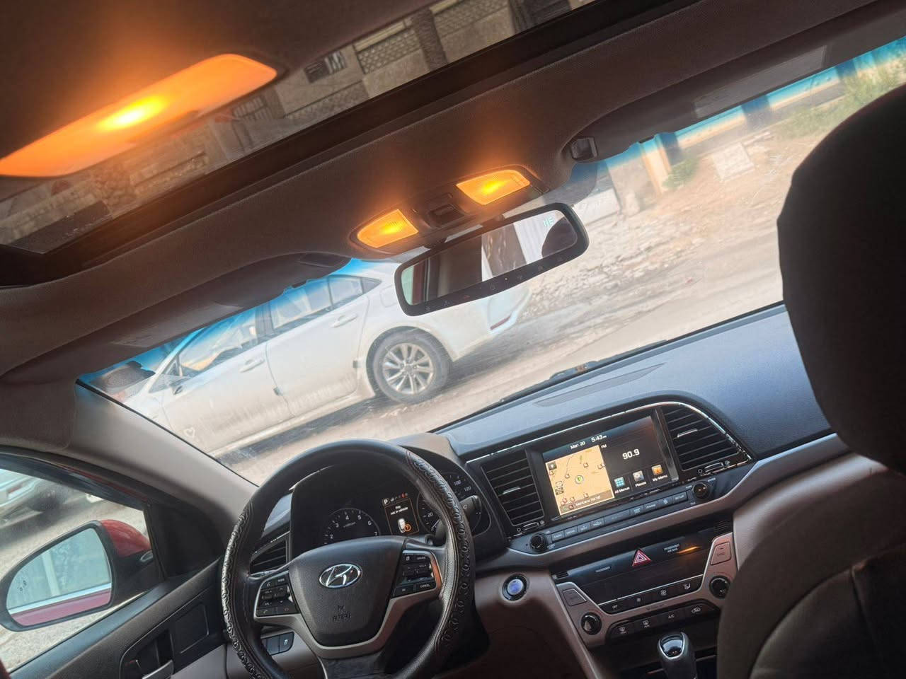 سلام عليكم النترا موديل ٢٠١٧ وارد امريكي حادثها صبغ بنيد فقط
فول مواصفات لمتد               مكينه ٢٠٠٠ دوش 
فتحته 
بصمه داخل عسلي 
كشنات امامي كهرباء و تدفئه
كشنات خلفيه تدفئه 
شاشه ابل كاري بلي
كامره دواره اصلي 
اريل نكفيشن
تحكم ستيرن فول 
وبعد بيها اهواي مواصفات 
السياره نضيفه كلش
السعر ١٢٣ وبيها مجال 
غير متواجد ع فيس 
مكان السياره بغداد
***********
