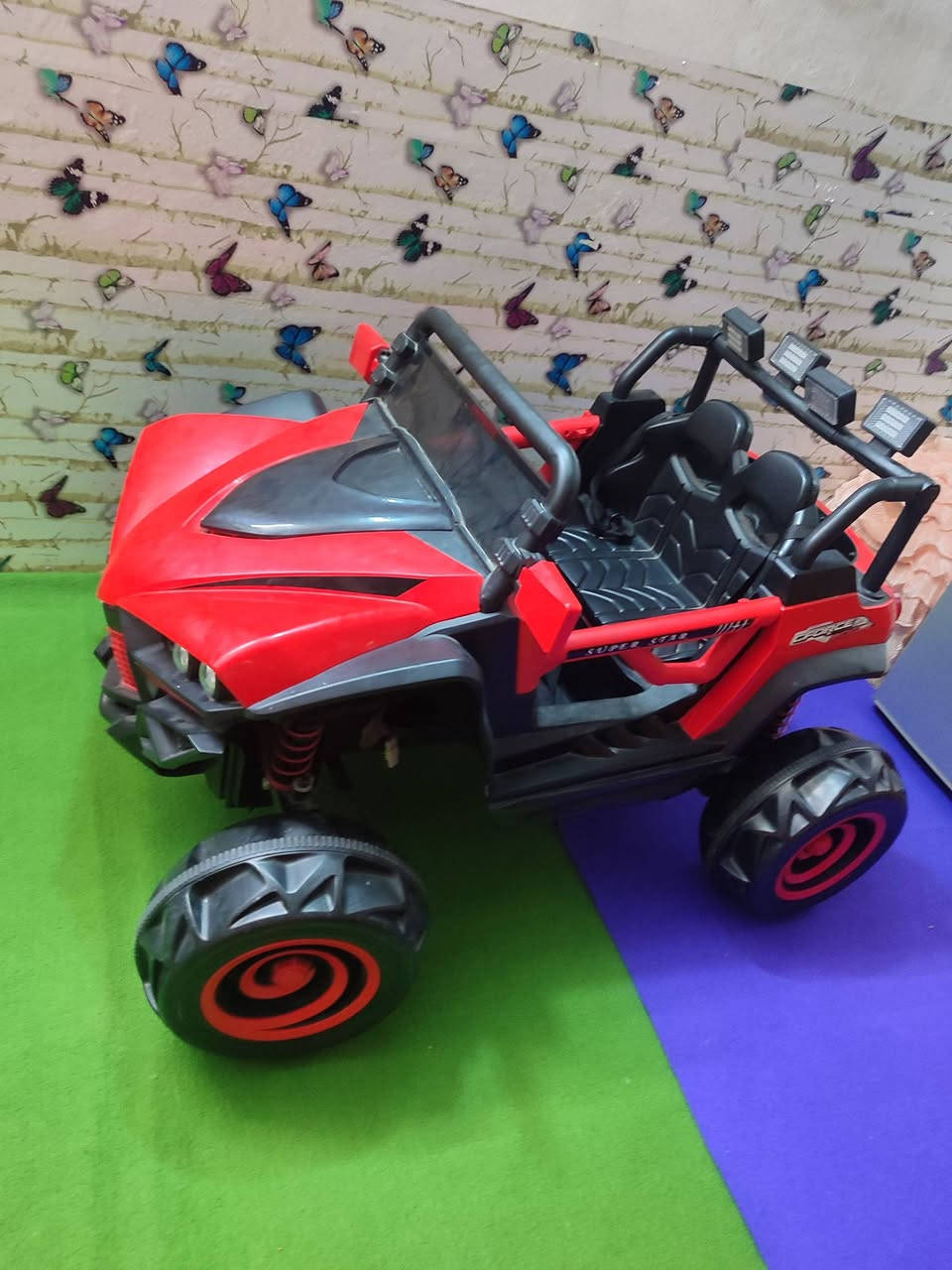 سيارة اطفال شحن (اناره موسيقى بلوتوث مراوح تبريد ) مستعمله نظيفه السعر90الف عنون بغداد ابوغريب الذهب الأبيض 
***********
