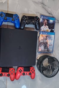 للبيع بلي 4 سليم   ويا 4جوسوك شغال +2تحتاج صيانه يعني 6الذاكره 500 ويا...