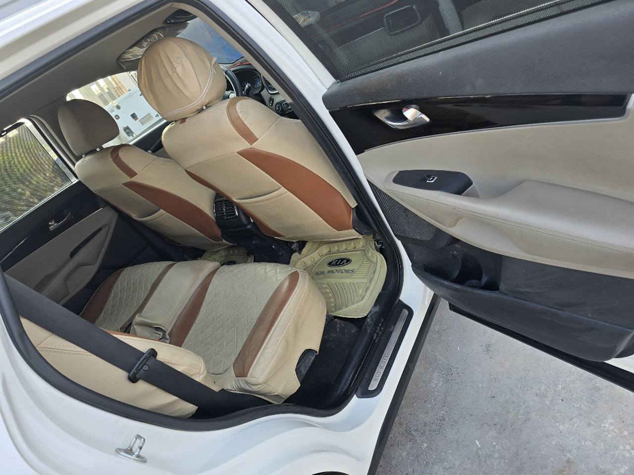 سيارة سورنتو 2020 خليجي ماشية 100 تقريبا رقم اربيل سنوية ساقطه ورقم يحتاج تبديل مكفوله كما في السونار للاستفسار الاتصال على الرقم ***********
