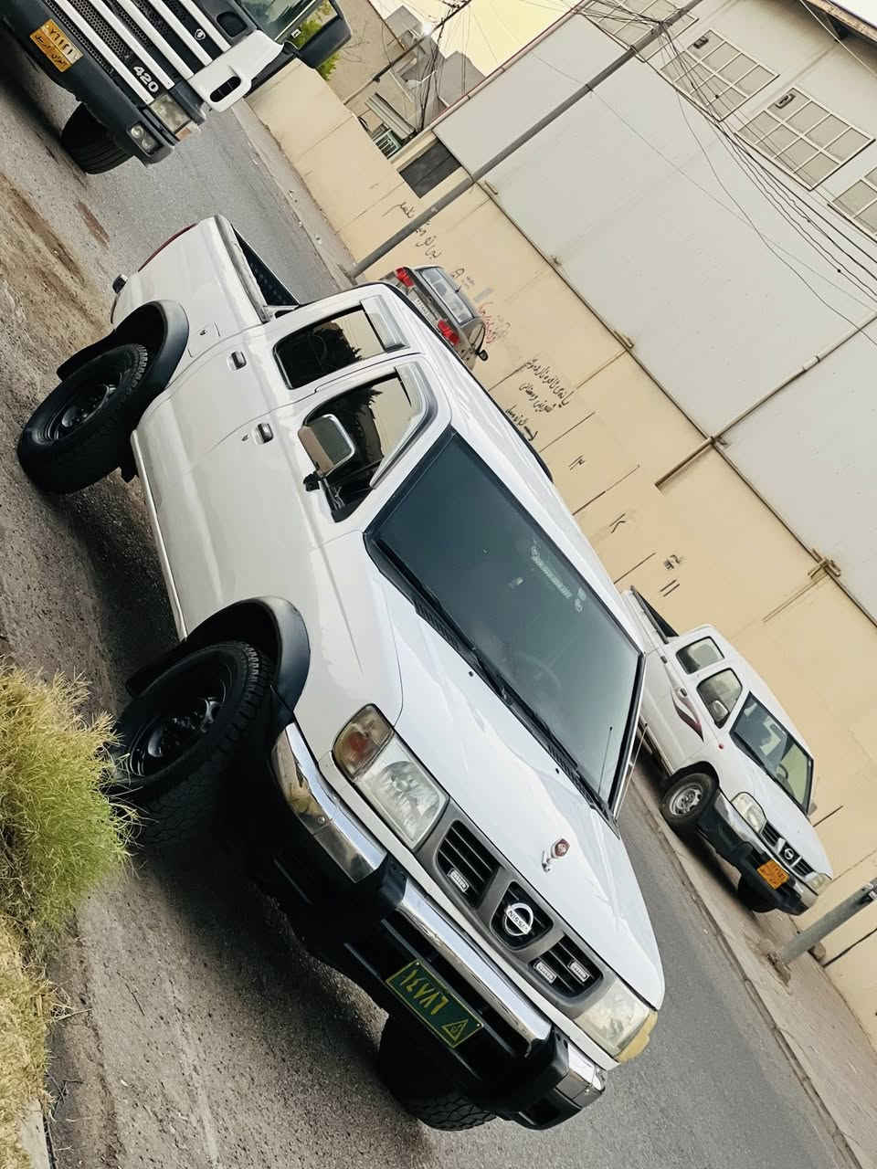 نيسان ٢٠٠٥ناو سور دەبل ئەکسل گێڕ مەکينە کارەبایی بەشەرت سەیارەکە علوجە مالي مەدەني بەشەرت پێشو دواوەي هيجي نيە لەقەلبي جێ جێ سبوغي هەيە بەلام بەعام دەيفرۆشم وەر نەگەراوە بەشەرت نرخ 70گەلاو کەمێک مەجال شوێن هەولێر 
0750 4875025
