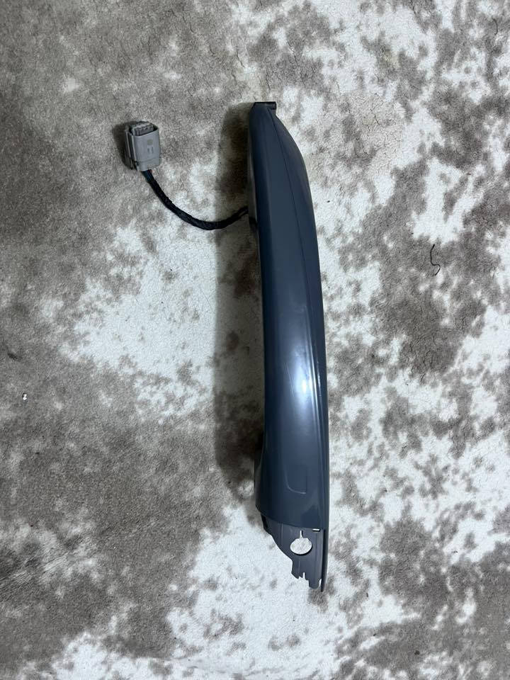 السلام عليكم شباب مازده جهه السايق النترا 21 22 23 مبدل بيهه جامة اصليه وشغل درجه اولى بس للد مالتهه بي ضعف سعرهه 100 الف واليده بصمه لمس جهه السايق سعرهه 50الف/ ***********
