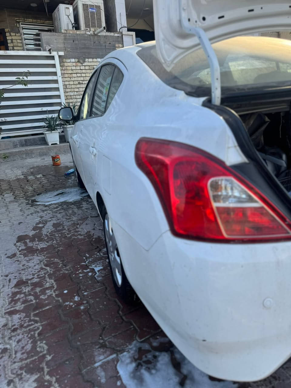 صني هندي موديل ٢٠٢١ الاصلي
(بليته الزركــة)
سياره نظيفة مال بيت خير من الله
تبريد /تدفئة 
ماشيه ٧٩
رقم بغداد /
مكفوله من صبـــغ وبــارد
كير + محرك + مكفولات-
بس بيه ملاحظات بسيطة وهي رصعات   محدده
وجاملغ الايمن كذلك …
مكاني بغداد / الشعب 
السعر١١٢ وبيها مجال  بسيط …
غير متواجد على فيس …
***********
