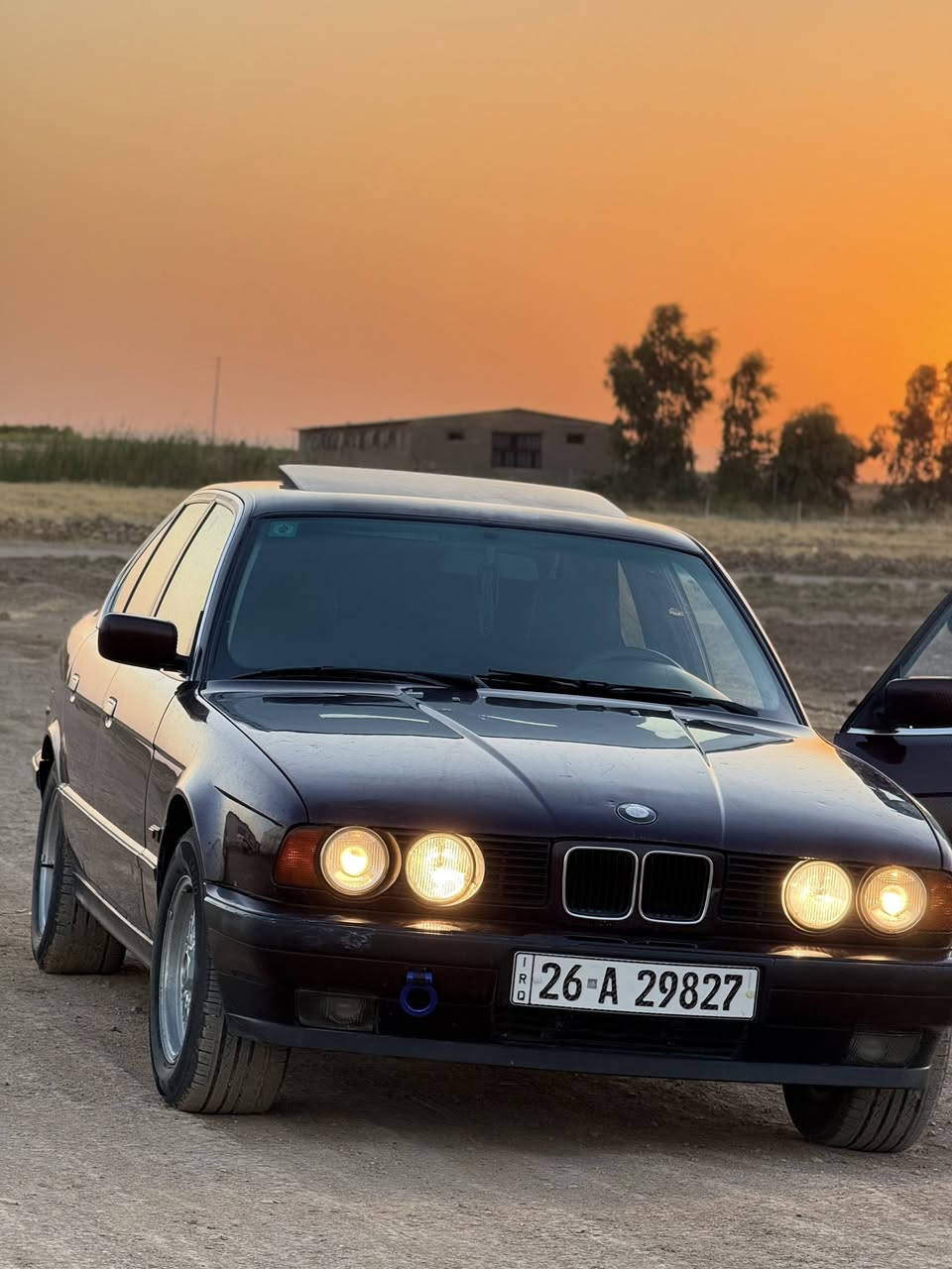 السلام عليكم ورحمة الله وبركاته. 

للبيع. 
سيارة BMW. 
موديل ال1994.
سنوية. شرعي موجود. 
السعر 70. للتفاصيل 
***********
