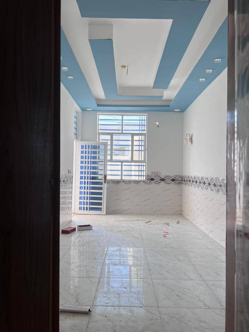 بيت للايجار🏠  120 متر الايجار سارع بلحجز سعره مناسب 

مقابل ملحق قريه الغدير عمود 314 وتنزل 

📍 الموقع: محافظة النجف الأشرف

بيت 120متر بناء جديد تانكي وصخان بي لبيت كامل معايزه شيء خط مولد بي لبيت  جاهز للسكن

🟠 تصميم الخارطة : 

غرفتين - صالة   وستقبال-صحيات  -مطبخ - منور 
سطح مطبك شتايكر 
ــــــــــــــــــــــــــــــــــــــــــــــــــــــــــــــــــ

سعر اللايجار 225 الف 

او من خلال الارقام التالية

 ***********
