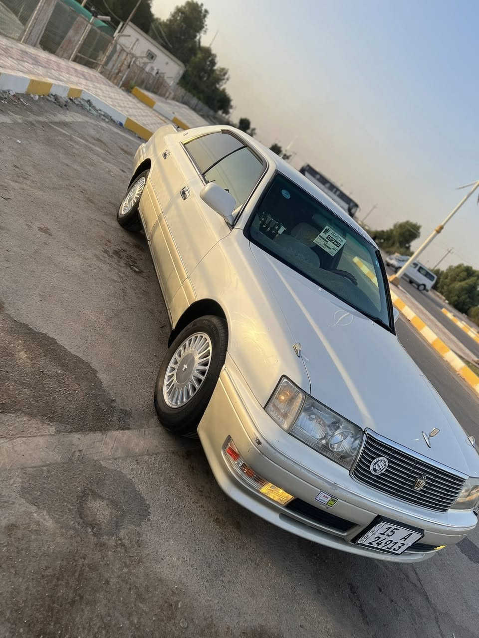 سلام عليكم سياره راس الثور كراون مديل 96السياره  مكفوله كصه وضربه ونقل جثه والعيب الشرعي السياره تخم تاير جديد حداده تبريد ثلج🥶 جديده  علمن انه السياره بيه صبغ 3قطع فقد  كير ومحرك 3000/ سنوي/2031 بسمي تريد وكاله تحويل مباشر مكان السياره ذي قار   مركزالسعر 100وبيه مجال الرقم للستفسار /***********
