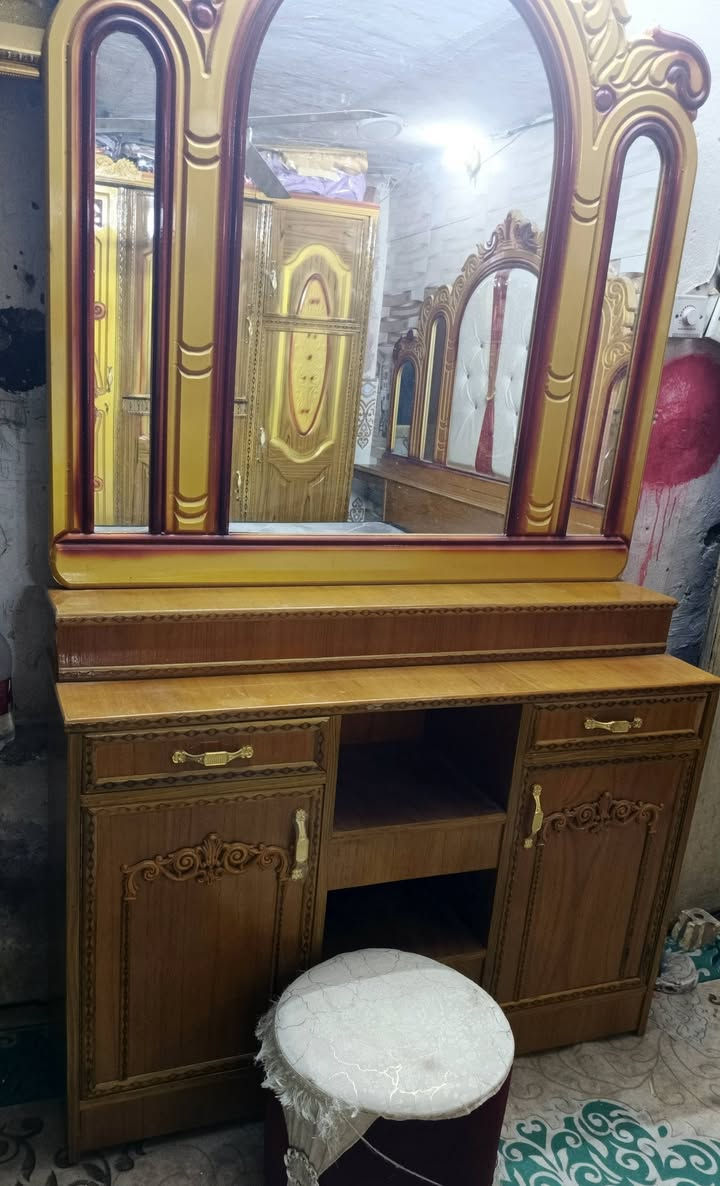 من رخصت الادمن  عندي هاي الغرفه كامله مستعمله اخت الجديد وتجي وشوف  رايدها ب950وبيها مجال بغداد حك الجيه اتصال على هذا الرقم ***********
