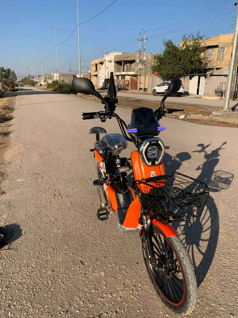 السلام عليكم دراجات شحن للبيع الحمره ٥ بطاريات ع الفحص ٤ نمر بلوتوث كارت سويج عدد ٢ سرعه ٦٠ نقصها دكمه لايت امامي وكتف اشاره والبرتقاليه ٤ بطاريات نضاف و ع الفحص نقصها هورن تريد نقد او قسط بس اذا قسط اهم شي ثقه السعر خاص *********** بي واتساب مكاني الحصوه
