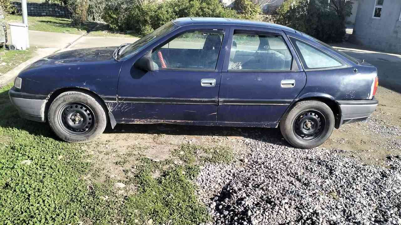 فكترا حجم 18 جنطة ازرق نيلي سنوية للـ 29 باسمي موديل 92 قفل 🔒 مركزي سقف سلايت گير عادي رقم نينوى الماني
***********
