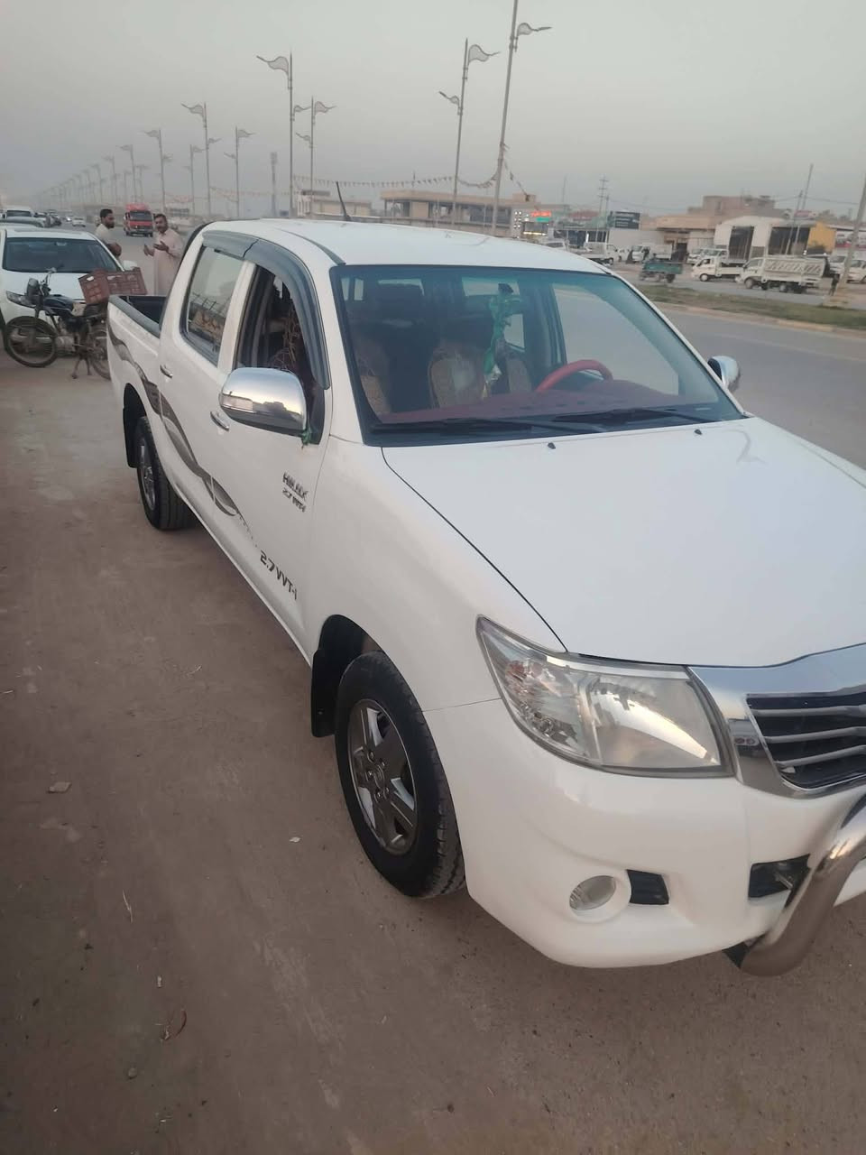 بيكم هايلوكس ٢٠١٣ كفاله عامه عده المؤشر في الصوره (بارد) 
السعر 190 قفل
عنوانه واسط الصويره
***********
