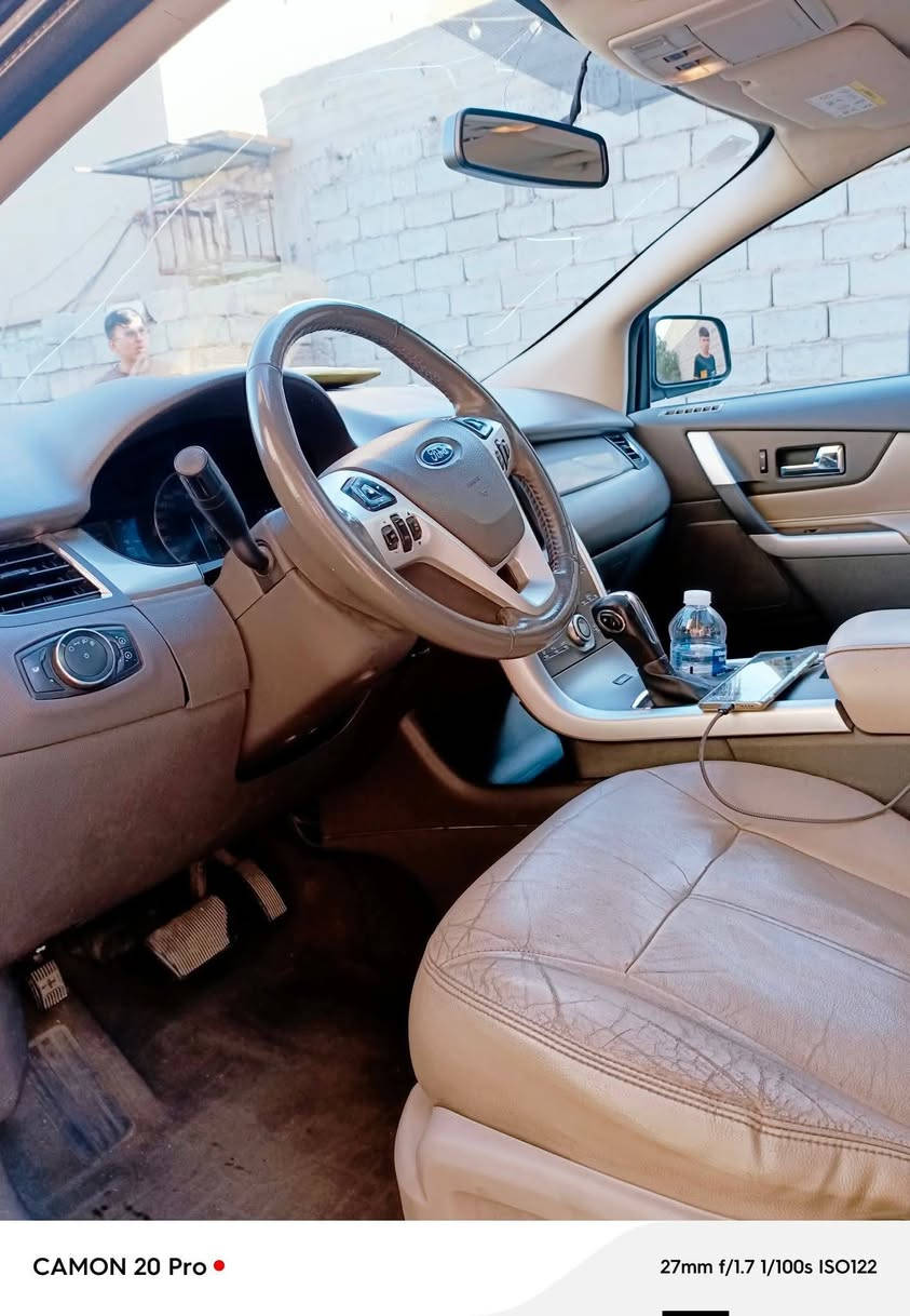 سلام عليكم
فورد ايدج 2013 رقم بغداد بأسمي خليجية شركة  نيڤا  فول مواصفات 1/1...بيهة  ضربه خفيفه باب السائق  مكفولة من اي شخوط او ضربه ثانيه سنوية جديدة لحد....2029.. ماشيه 120 بانوراما  
السعر  ١٣٠
رقم الهاتف  ***********
