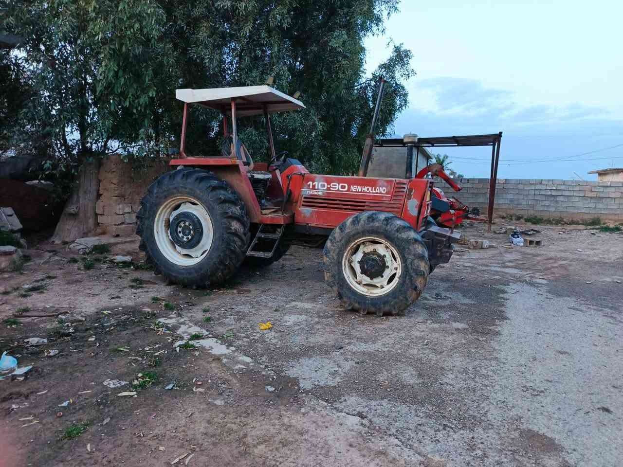 للبيع فيات 110 مع تبان نوع هارمك مع فدان رباعي حجم 12 مع خرماشه حجم 11
المكان كركوك 
***********
