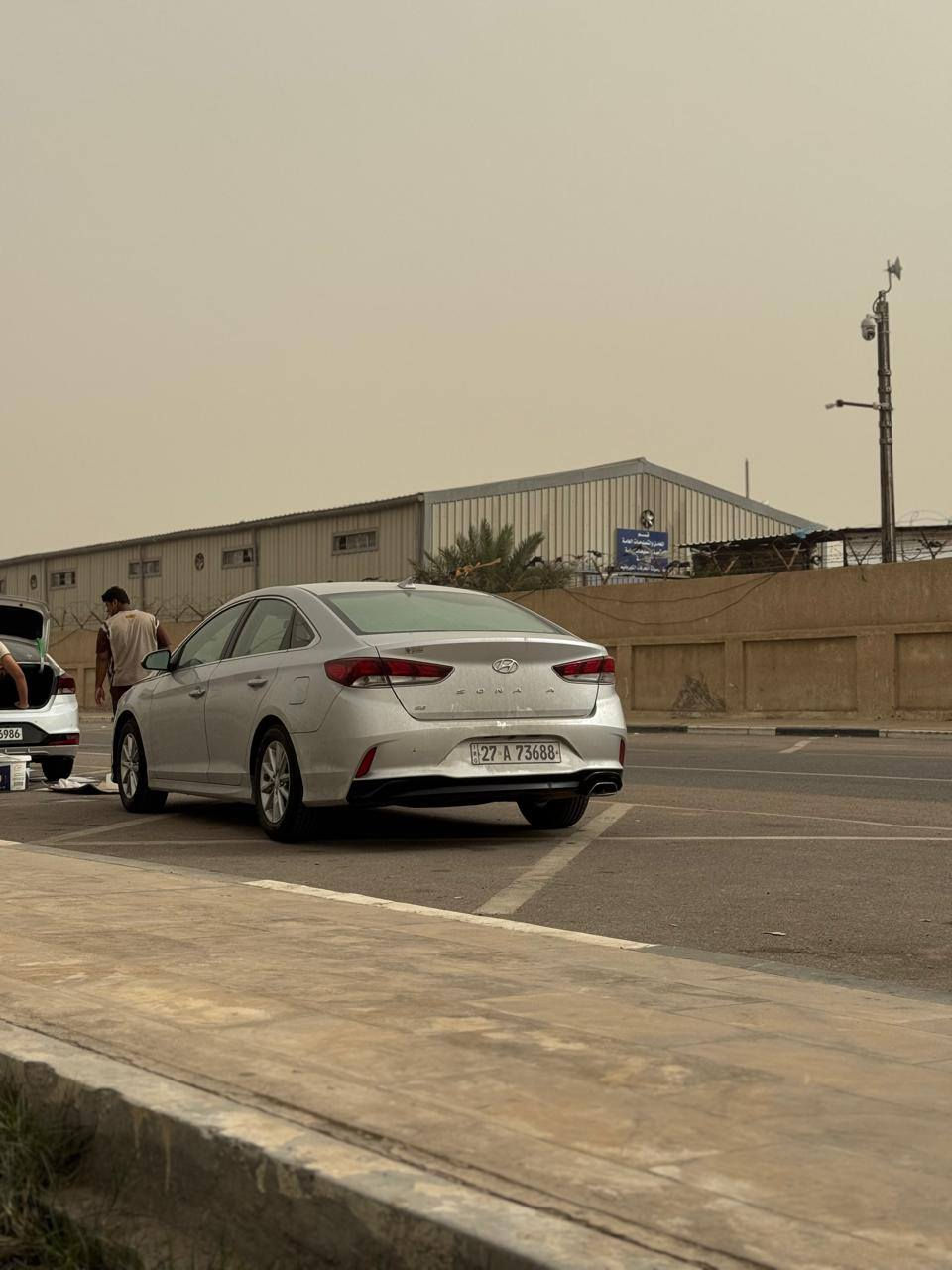 السلام عليكم هونداي سوناتا ٢٠١٨ رقم دولي سنويه منتهيه صارله شهر  وارد امريكي كفاله عده بارد بل بنيد والجاملق بارد بصيط محرك ٢٤٠٠  مكينه وكير كفاله سياره جاهزه للخير مواصفات se ماشيه ٩٠ ميل سياره مال بيت ما متعوبه الشراي يتصل *********** مكانهه بصره جزيره البصرة, العراق
