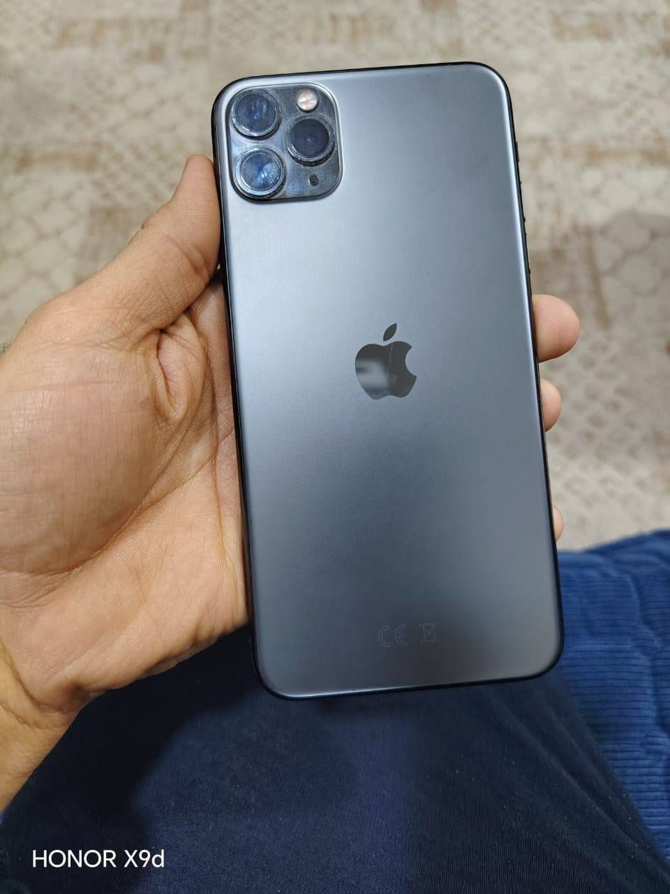 ايفون ١١ برو ماكس
شحن بطارية ٨٤ بالميه اصلي مامبدل شي نظيف يحتاج فقط تبديل سماعة اللي جوه لان صوته ضعيف السعر ٣٧٥ الف 
***********
وياه باكيت وشاحنه
