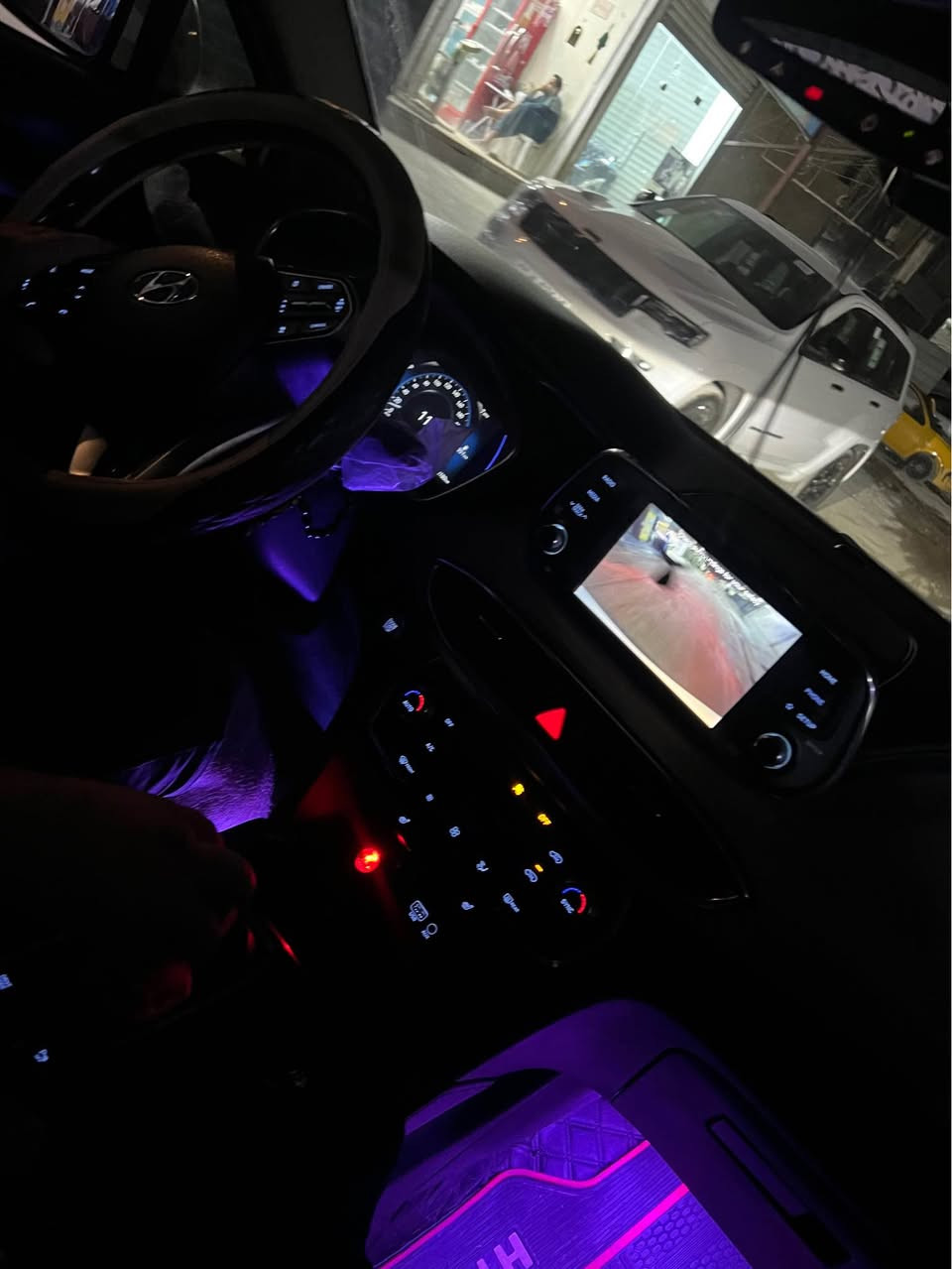 سنتافيا  ٢٠١٩ رقم بغداد 
هزة جديدة 
 وارد امريكي صور الحادث بالمنشور 
 محرك 2400 جي دي اي بدون دوانز 
بصمة 
كشن كهرباء تدفئة 
اشاير مري 
رادار
 تبريد قطعتين
اوتو هولد
اوتو ستوب
تحديد مسار
السيارة جاهزة مكينة كير حدادة تبريد
 السعر 185 $
مكان السيارة بغداد 
للاستفسار 
*********** بغداد, العراق
