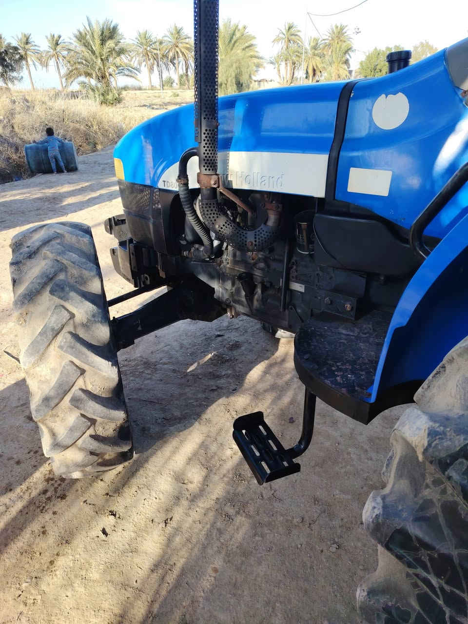 سلام عليكم مكينه البيع حجم ٨٠ موديل ١٤ مكفول كفاله عامه وضع شركة تاير شركة مامفتوح برغي بسمي سنويه٢٧ مكان بابل ***********
