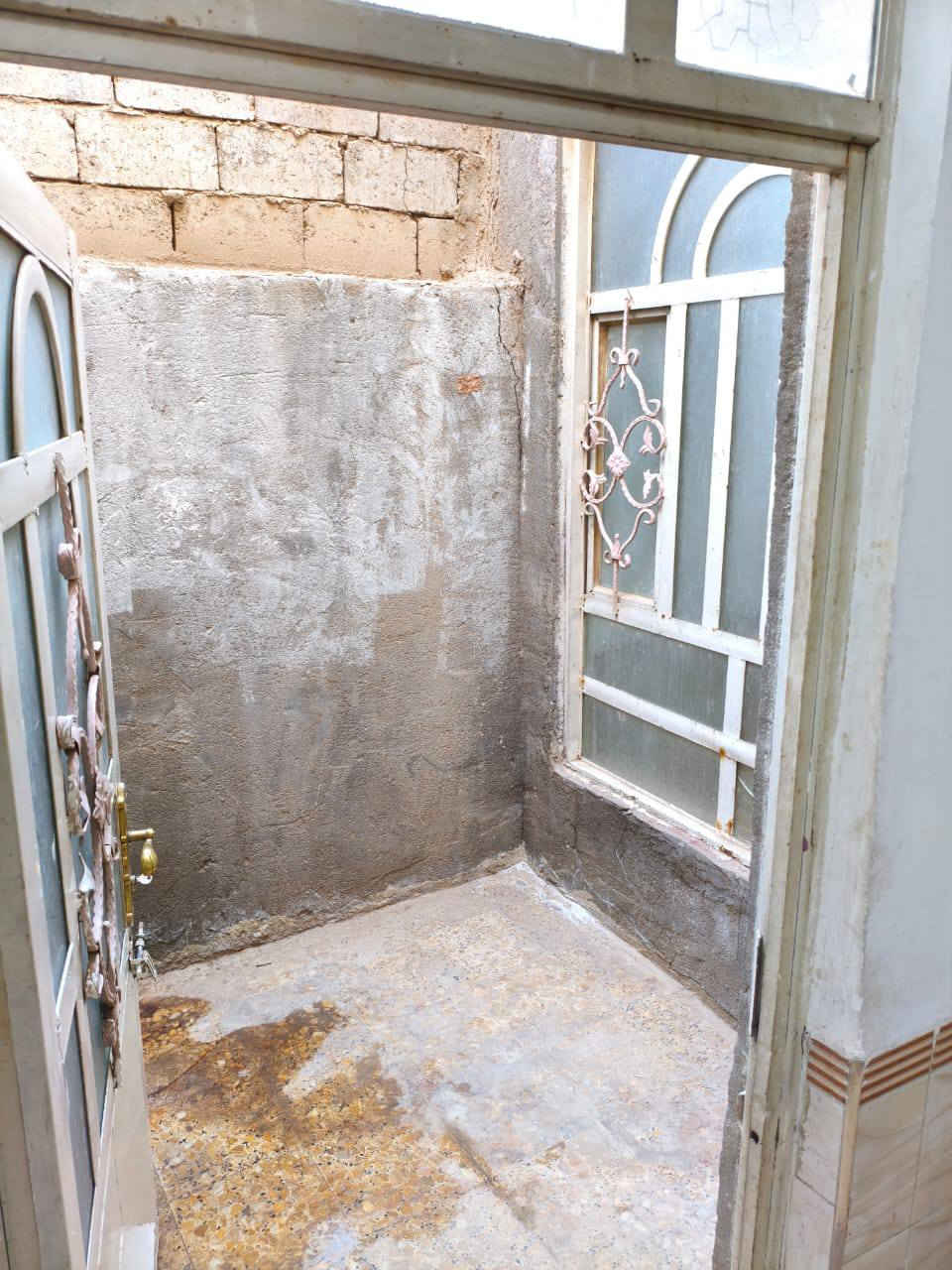 بيت 100م البراكية شارع المطار القديم داخل  الفرع المجاور لأسواق طيبة ومولدة عباس طالب تركي  البيت فارغ للاتصال ***********
بلوك 
عگادة
السعر 20 وبي مجال
