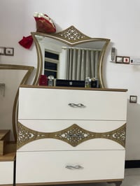 غرفه نوم • مستعملة • بلا ضرر