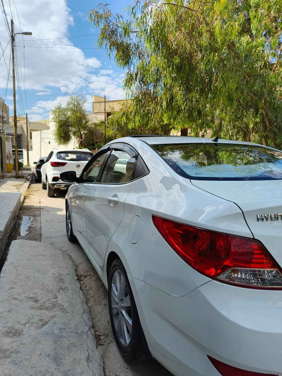 اكسنت ٢٠١٢ للبيع
خليجي مكينة ١٦٠٠ دوش قطرتين المرغوب
مواصفات بلو معروفة
فتحة
شاشة
تبريد ثلج
السيارة نظيفة وعلى ايدي جاهزة ماتحتاج اي شي
صبغ قطعة وحدة فقط البوند لاغير
السعر ١١٣ بيها مجال بسيط
***********
