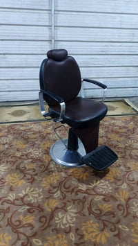 كرسي حلاقه • نظيف • البصره الحيانيه