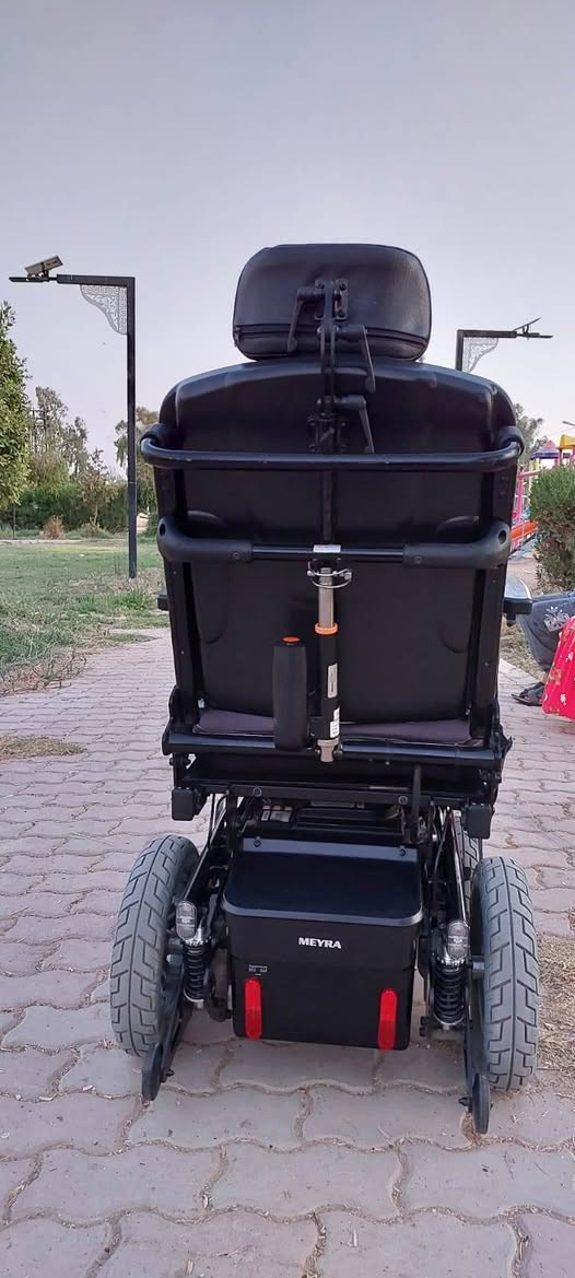 كرسي الماني نوع MEYRA حديث ثلاث مستويات سريع جدا تحمل أكثر من١٦٠ كيلو للأستفسار الأتصال ***********
*********** تفاصيل أكثر داخل المنشور
