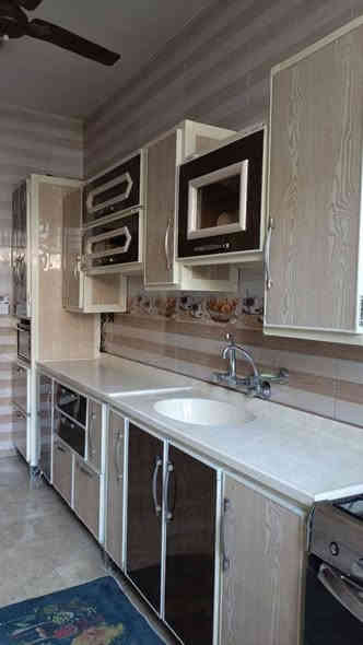 كاونتر قياس 3/40 ثلاثة أمتار وأربعين 5 قطع ثنين ارضي مرمر وثنين ملحق وفاترينة السعر ٦٠٠ ألف 
 للاستفسار 
***********
***********
