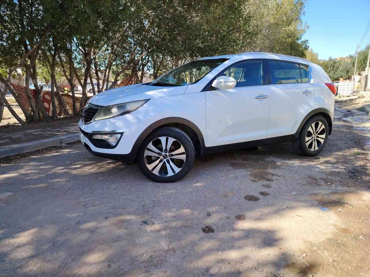 كيا سبورتج 2014
مواصفات محرك4سلندر 2400
مكفولة كفاله عامه رقم ميسان 
السعر 165$بيها مجال قليل 
لل استفسار 
***********
***********
