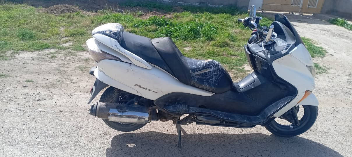 سلام عليكم ورحمة الله وبركاته للبيع موطور فورزه 8/0  شغل بصمه
كهربائيات كله شغاله مابي شي الايت عالي ناصي اشاير يمنه يسره
السعر 850 وبي مجال متواجد عل واتساب و عل خط
***********
***********
