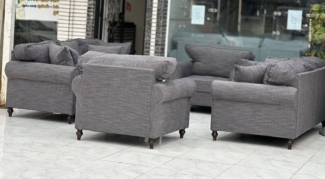 تخم امريكي وارد فيتانمي  MADE IN VITNAM نضافه  مليون. /100    ضهر ومقعد طبي سوفت أمريكي فول فول بوليستر  مقعد متحرك سحاب سهل التنضيف هيكل والرجل والقاعدة بلكامل خشب زان طبيعي بقماشه  رهيبه جدآ خاولي كتان 
عنوانه اربيل زانكو 99 قرب مطعم كص سنگر يوجد توصيل  ل بغداد ولباقي المحافظات الأخرى *********** واتساب فقط علي
