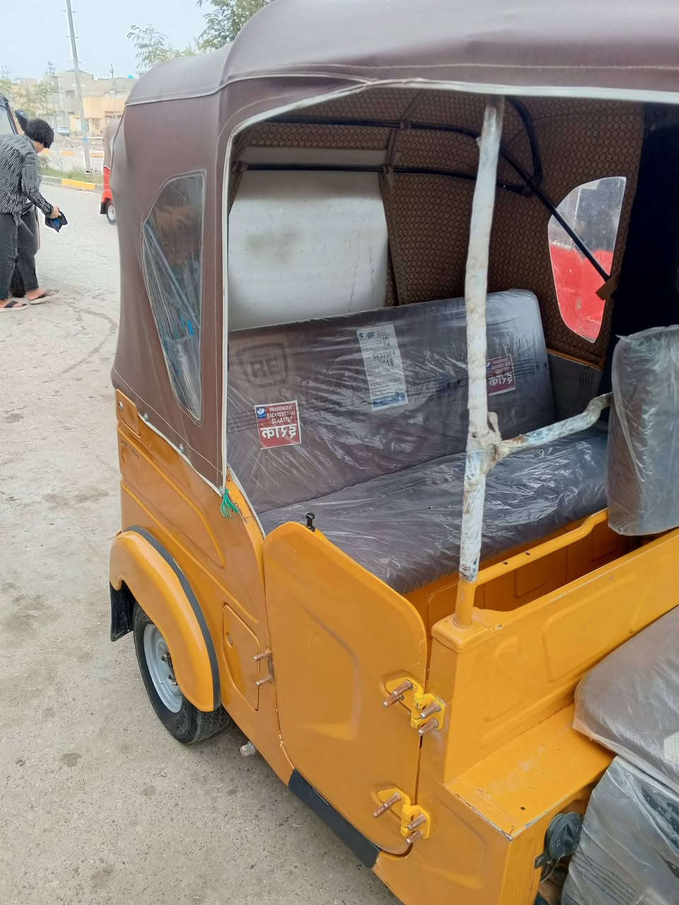 سلام عليكم
تكتك..موديل 21
رقم..واسط 
العنوان.. كوت نعمانية 
التكتك تجفيت جديد شركة 
السعر 7100
رقم الهاتف ***********
التكتك بيها رشه صبغ بسيط بلغد او بيها ضربه يم البك لايت الايسر موضح بالصورة مامعمر
