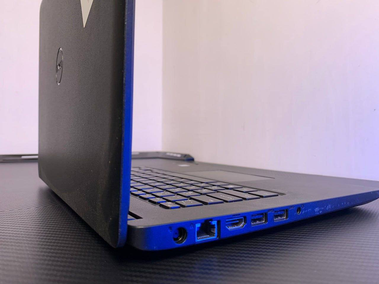 لابتوب dell للبيع
‏السعر 255 الف 🔥
‏سريع واداء عالي ،  مناسب للدراسة والبحوث والتصميم والبرمجة،  وكافة الاعمال المكتبية،  وايضا مناسب للالعاب المتوسطة ✨ 
‏
‏المواصفات التقنية ....
‏المعالج Core i5 7200U الجيل السابع 🔥
‏كرت داخليIntel HD GRAPHICS 4GB 
‏الرام / 8GB DDR4 
‏النخزين / 256GB SSD M.2
‏الشاشة / 14 INCH SCREEN
‏
‏ملحقاته كاملة
‏- شاحنتة الاصلية
‏- ماوس
‏- ماوس باد
‏- حقيبة خاصة
‏
‏السعر: 255 الف / ضمان 10 ايام استبدال في حال وجود اي خلل او مشكلة ( الاستلام بعد الفحص والتأكد من جميع التفاصيل)  
‏
‏يتوفر توصيل كل العراق
‏راسلني ماسنجر
‏واتساب / ***********
‏
