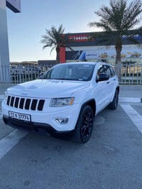 جيب شيروكي  لاريدو  كلين بدون حادث  كفاله عامه السياره    موديل2016   ...