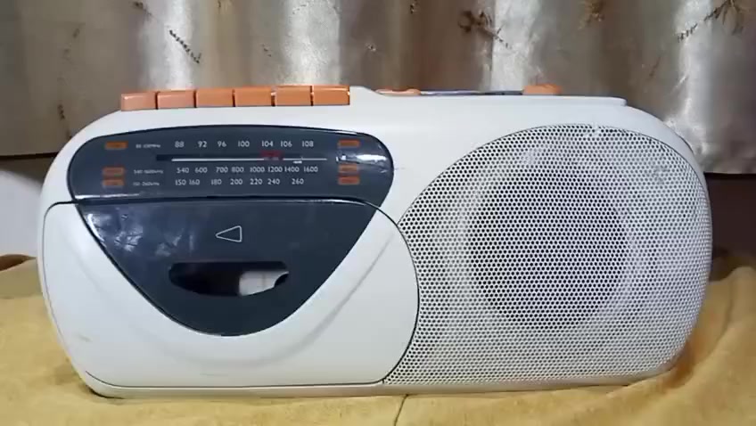 مسجل كاسيت ماركة مورفي انكليزي
كاسيت+راديو
موجات الراديو fm +mw+lw
شغال بالكامل كل الشرح بالفيديو
للأتصال ***********
السعر 27 مع التوصيل
