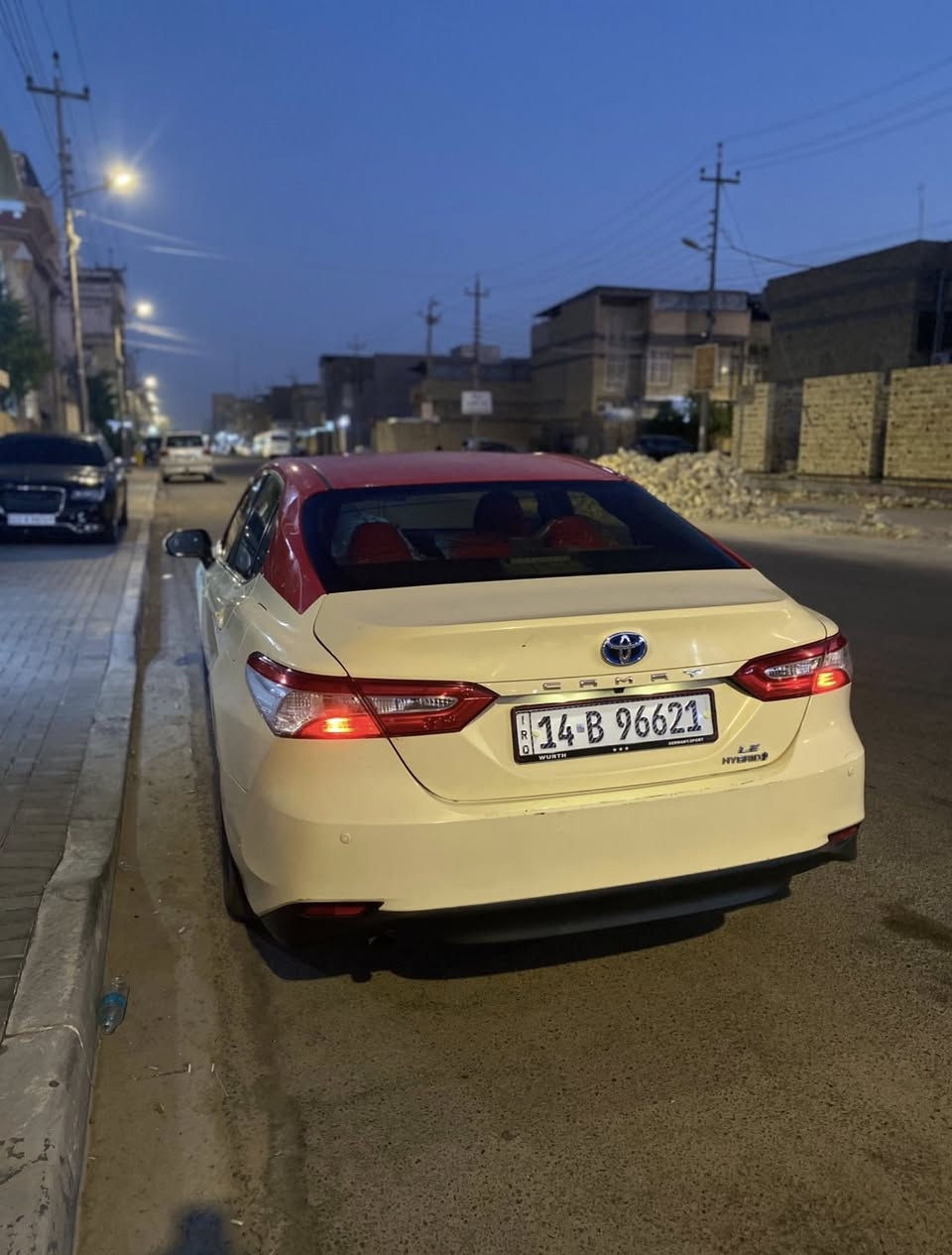 السلام عليكم 
كامري هايبرد تكسي دبي 
مديل 23  
بدون ضربه 
بيه اثر طخه بالباب الوره 
بصمه أبواب وبصمه تشغيل
شاشه أندرويد 
اوتو هولد ثلاث و سايد بريك دكمه
لد نهاري وزنون 
رقم بصره انكليزي هزه جديده

السعر 127 وبيها مجال 
للاستفسار***********
